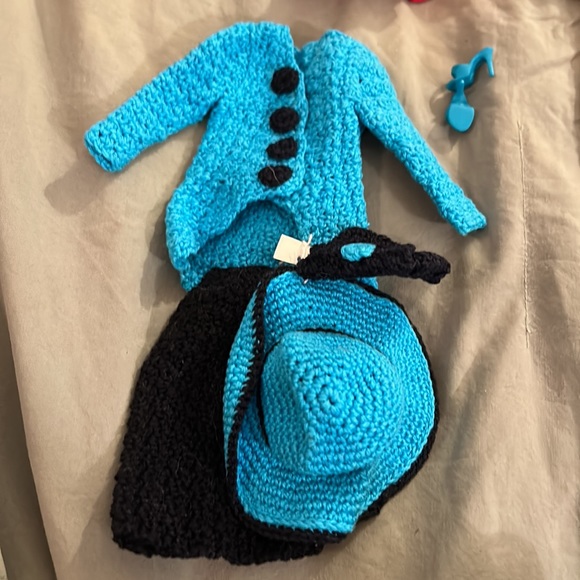 9 Handmade Barbie doll outfits - Picture 4 of 16